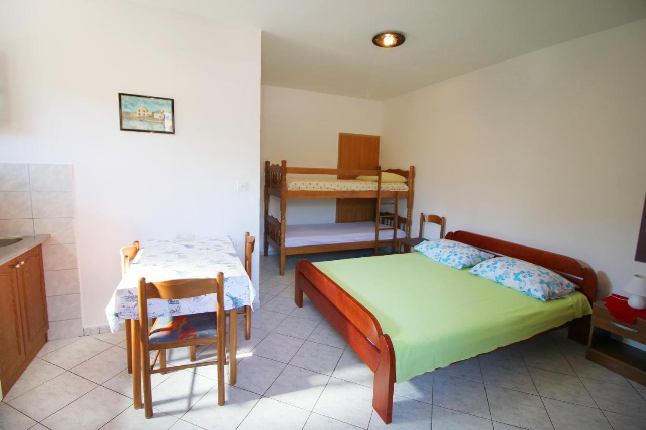 Appartement Dubravka à Dinjiška Extérieur photo
