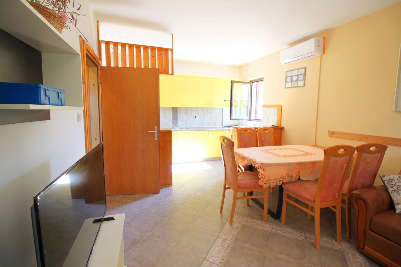 Appartement Dubravka à Dinjiška Extérieur photo