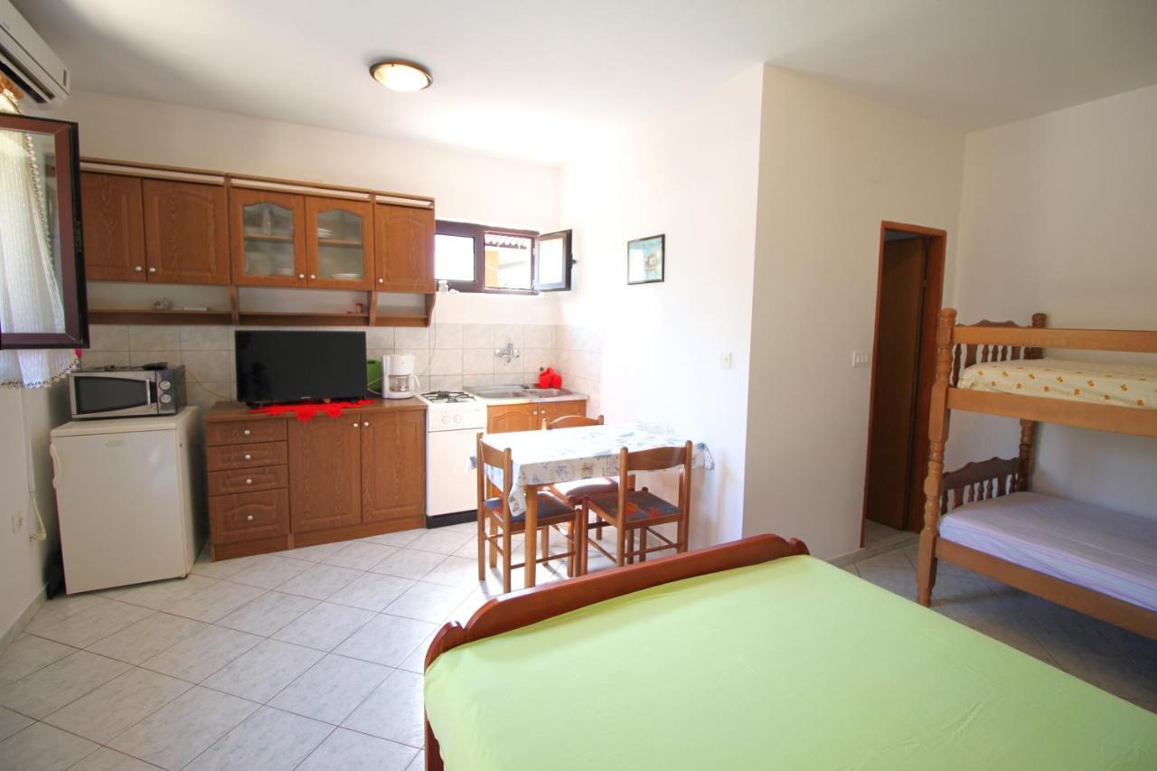 Appartement Dubravka à Dinjiška Extérieur photo